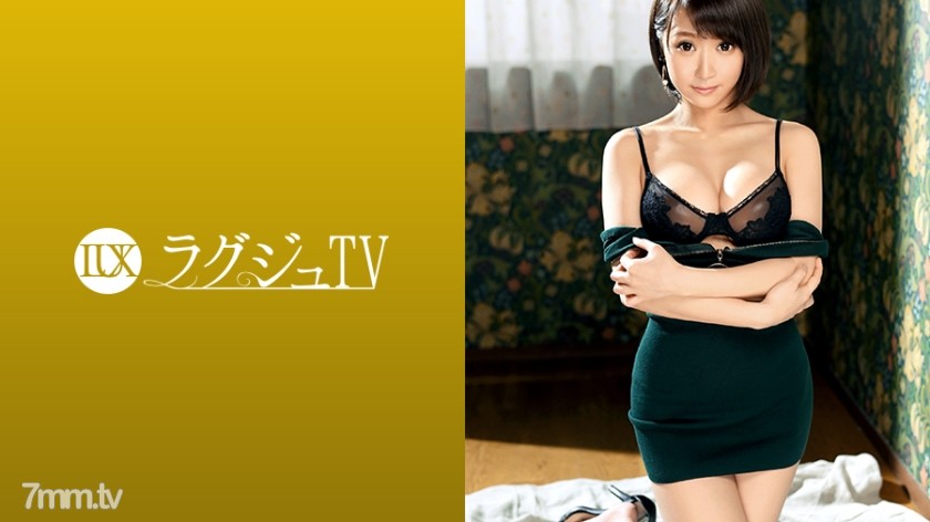 LUXU-1112 ラグジュアリーTV1099 剃髪の少女が初めて公開セックスに挑戦し、夢を叶える... 小さなイケメンの中の大きな鶏を受け入れたら、自分のお尻に全身全霊を注ぎます！
