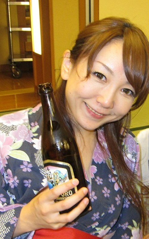 আমি আমার কোম্পানির কর্মচারীকে, যে ব্যবসায়িক ভ্রমণ থেকে কাদায় ঢাকা ছিল, আমার ঘরে নিয়ে গিয়েছিলাম এবং তার সাথে যৌন সম্পর্ক স্থাপন করেছিলাম! (কিরিহারা আজুসা)