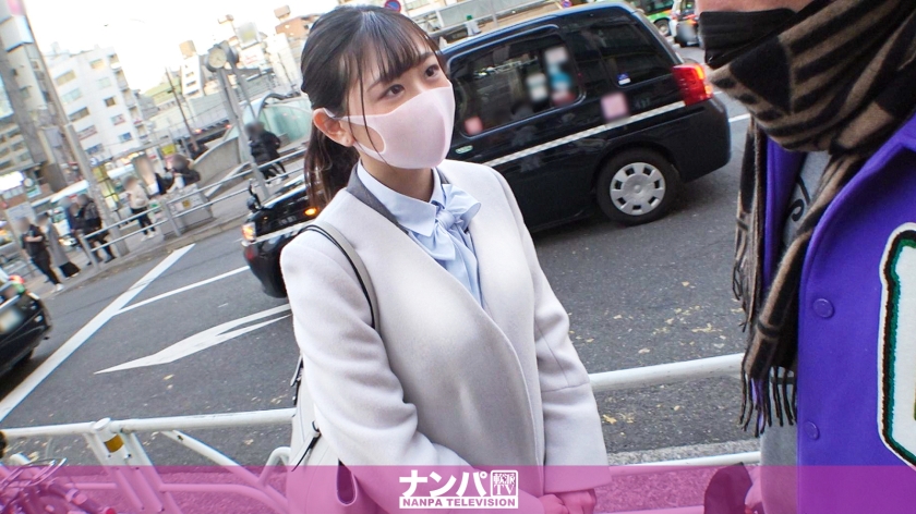 진지한 장난, 첫 번째 샷. 1953년, 겸손해 보이는 언니가 퇴근길에 셔틀버스에 공격당했다! 역시나 힘없이 벗겨졌다! 겉보기에 조용한 분위기와 달리 충격적인 가슴! 풍만한 유륜, 혈관, 가슴 앞에 섹시한 점! 흔들리는 음란한 가슴 BrunBrun와 이키!!